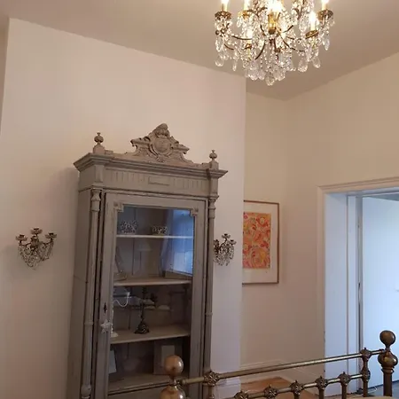 Stunning 1 Bedroom With Private Parking 公寓