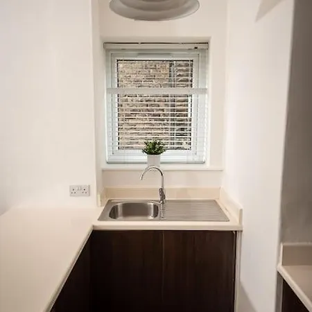 Stunning 1 Bedroom With Private Parking * Harrogate